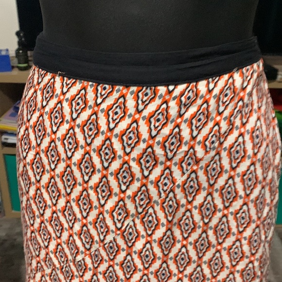 Caroline Morgan elegant wrap around skirt in Aztec pattern in gorgeous colours - Picture 2 of 6